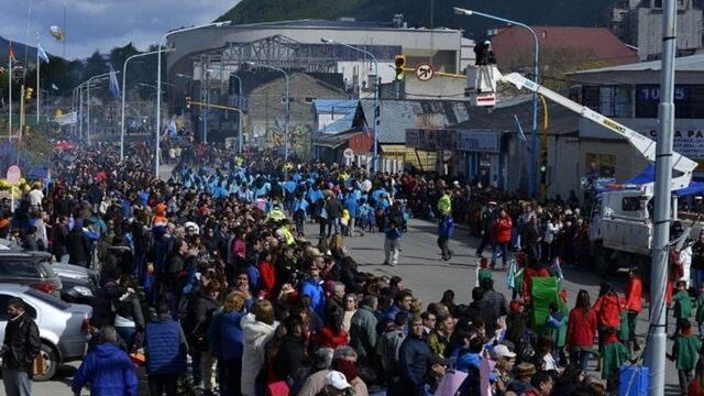 Abre la inscripción para participar del desfile cívico militar por el Aniversario de Ushuaia