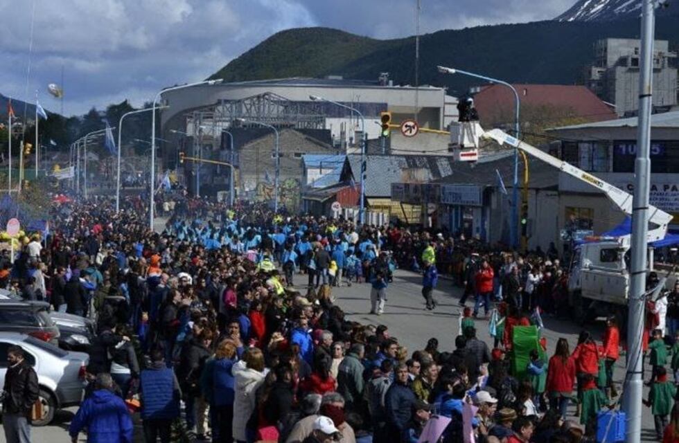 Abre la inscripción para participar del desfile cívico militar por el Aniversario de Ushuaia