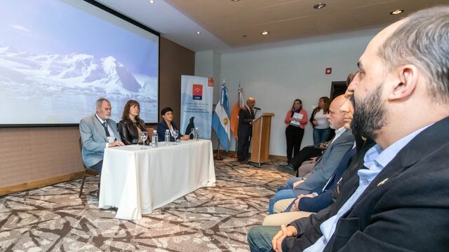 Urquiza: “Debemos incorporar a la Antártida en nuestra agenda cotidiana”