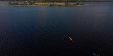 El embalse Los Molinos es uno de los preferidos por los amantes del kayak.