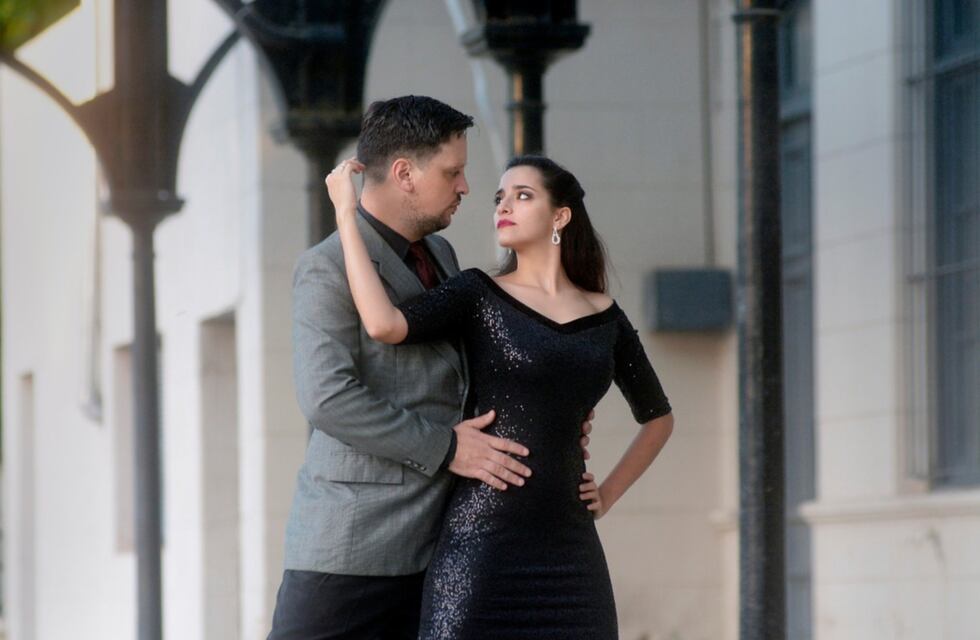 Pareja bahiense está en la final de un torneo de tango virtual