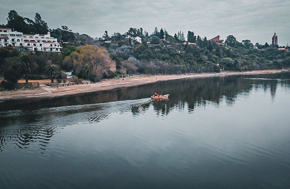 Drama en Córdoba: iba a cumplir servicio y salvó a una mujer que se ahogaba