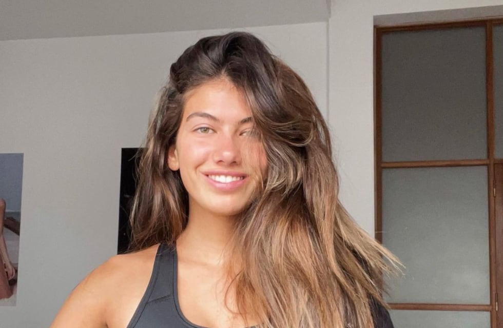 Agustina Pupich cautivó con un body negro y los labios rojos: “Voy o venís”