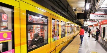 Subte: se inundó la línea B y operó con servicio limitado.