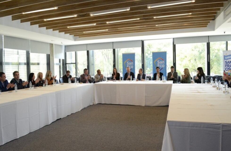 Acastello y Bernarte firmaron convenio de colaboración y entregaron beneficios de promoción industrial