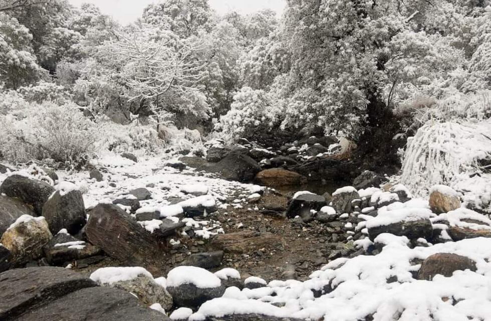 Inesperada nevada en el filo de la Villa de Merlo