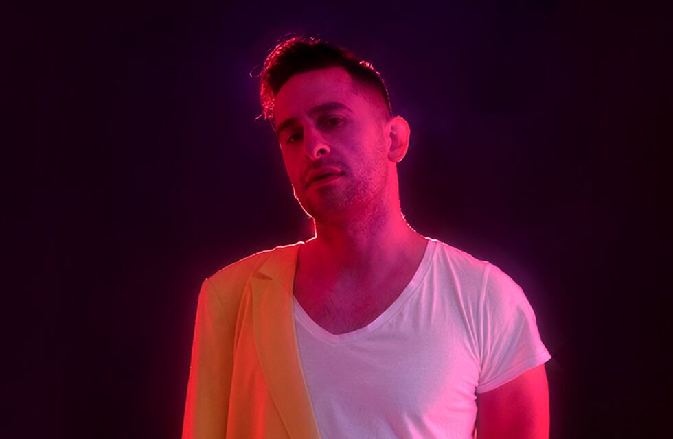 El músico Facundo Ferreyra presentó el videoclip del corte “Ser amor”