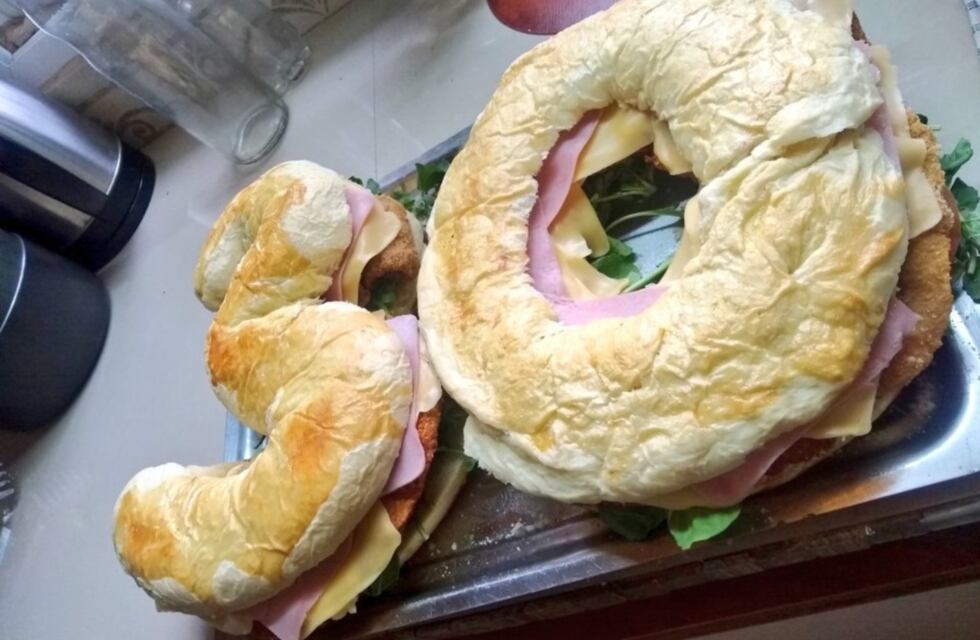 Es de Chubut, le regaló a su prima una “torta-sánguche” de milanesa y se volvió viral en las redes