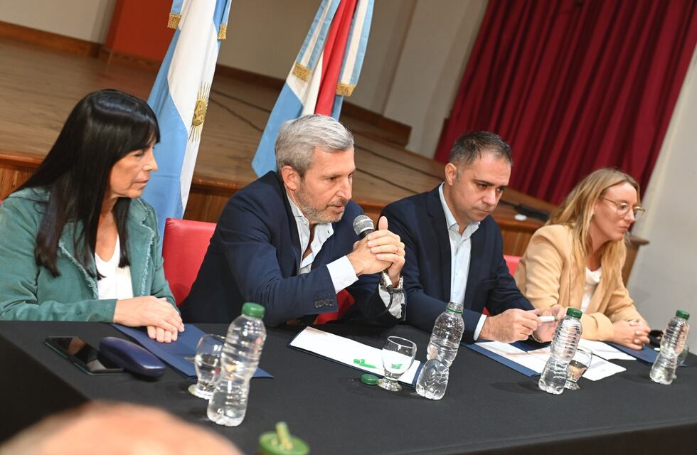 Rogelio Frigerio encabezó una reunión de gabinete ampliada en Gualeguaychú