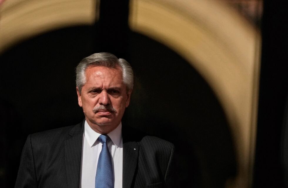 Una campaña aún sumergida en el barro de internas y contradicciones