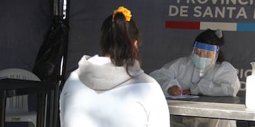 La provincia de Santa Fe informó este viernes 50 casos de coronavirus y seis muertes