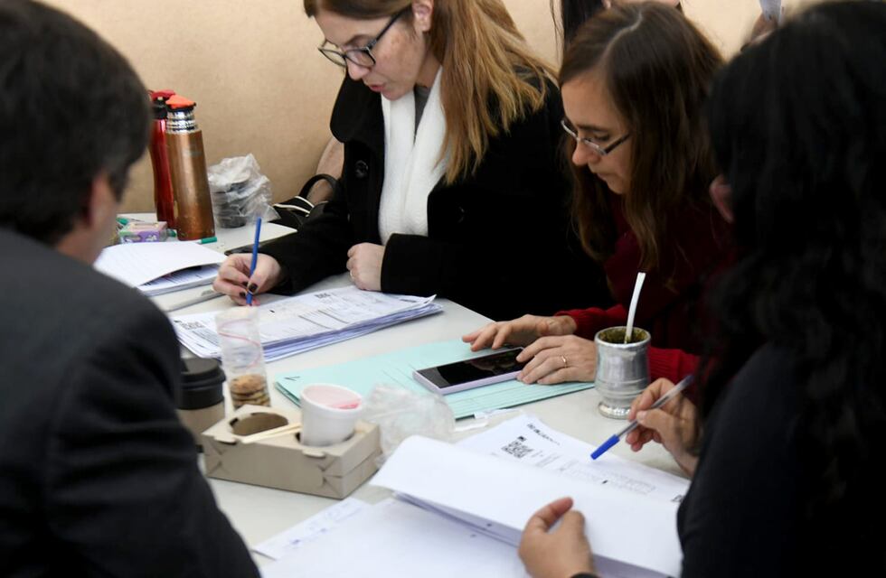 Inusual caso en Córdoba: dos candidatos empataron y la banca se definirá por sorteo
