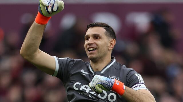 "Dibu" Martínez tuvo otro buen partido este domingo (Foto: Prensa Aston Villa).