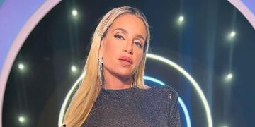 Florencia Peña cautivó con su outfit en su programa.