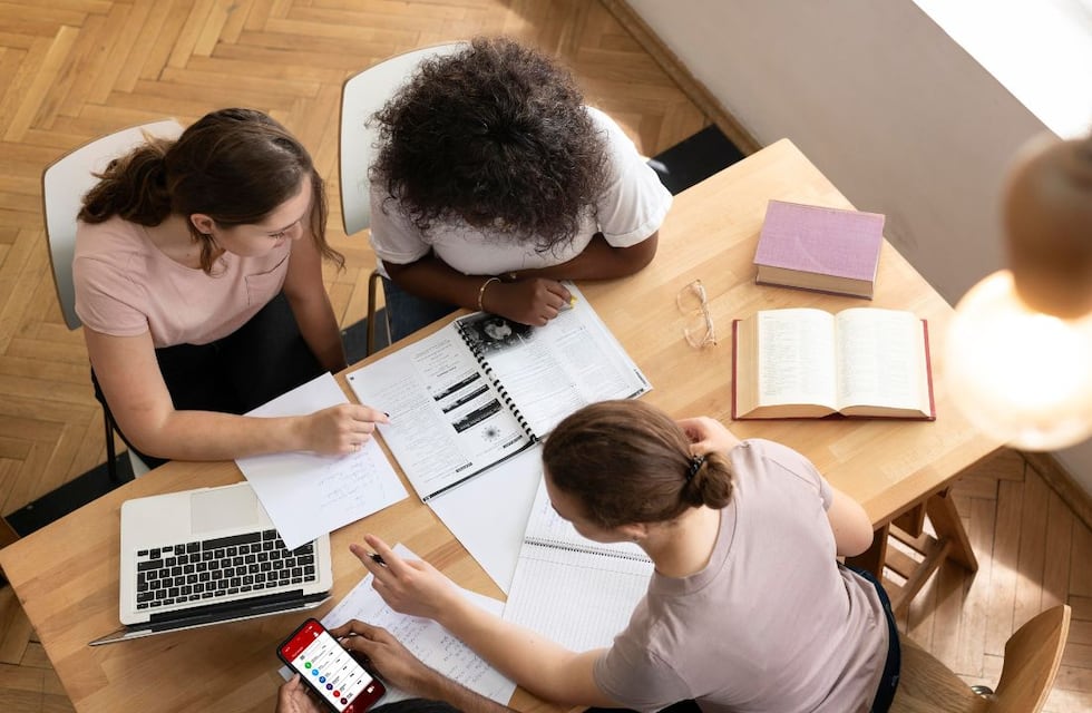 Becas para estudiantes: cómo es el programa para insertarse en el mundo laboral