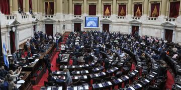 Diputados: la oposición logró el quórum y busca rechazar los vetos de Milei.