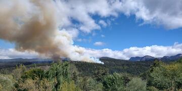 El incendio en El Bolsón comenzó el domingo pasado y consumió más de 220 hectáreas.