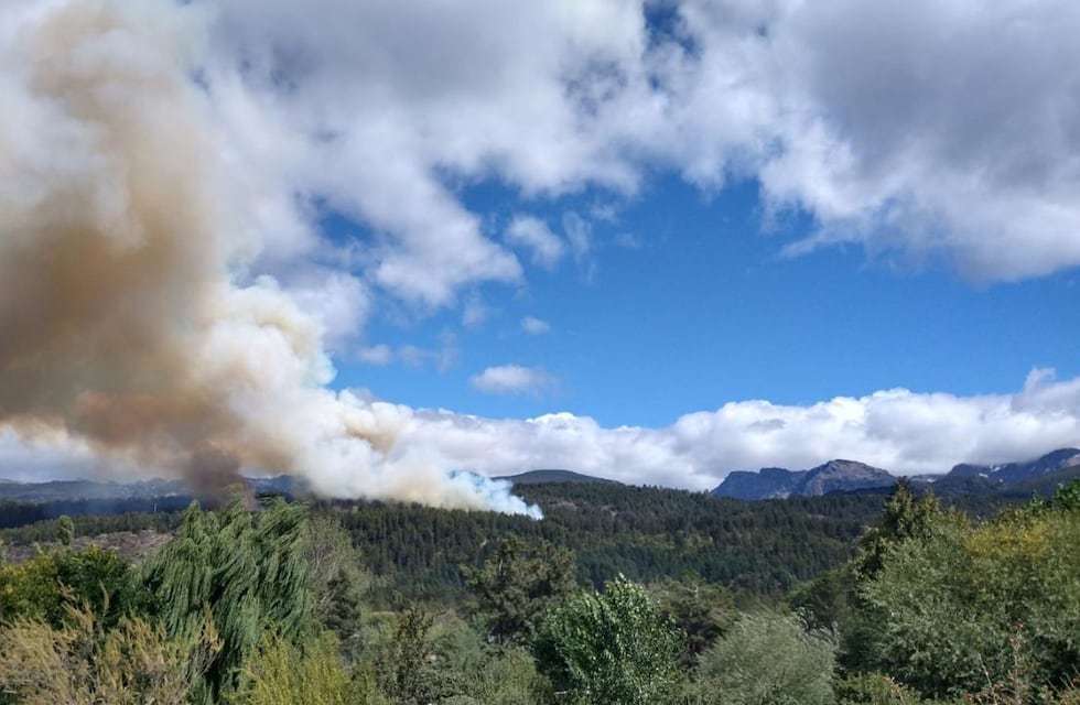 El Bolsón: declararon contenido al incendio que consumió más de 220 hectáreas