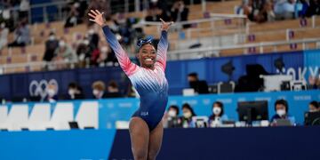 Simone Bile se quedó con el bronce en el ejercicio de viga.