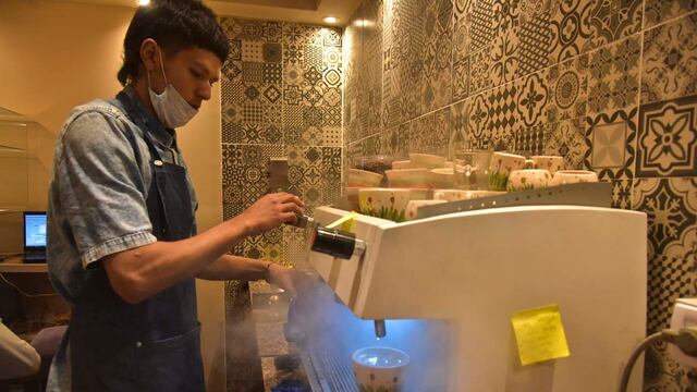 Los bares y restaurantes de Córdoba se verán nuevamente golpeados con la suba de tarifas.