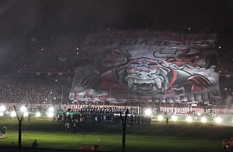 Revelaron cuánto costó la bandera de “Los Monos” en la cancha de Newell’s
