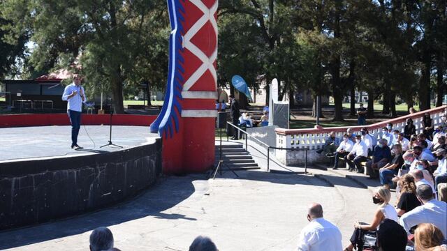 La reunión de gabinete ampliado se realizó en la República de los Niños.