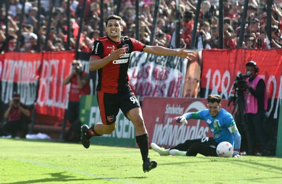 Newell’s derrotó a Banfield y sigue prendido en la zona de clasificación