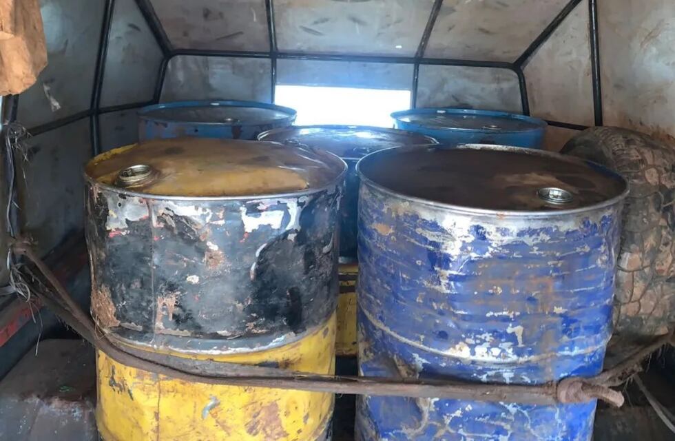 Gracias a la alerta de vecinos de Eldorado, la policía incautó combustible de contrabando