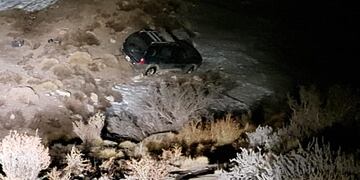 Dos amigos desbarrancaron en la cordillera y sobrevivieron 3 días en la camioneta. Foto: Defensa Civil Malargüe.