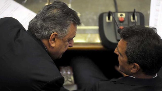 Mario Negri y Sergio Massa en una sesión de Diputados en diciembre de 2019. (Federico López Claro)