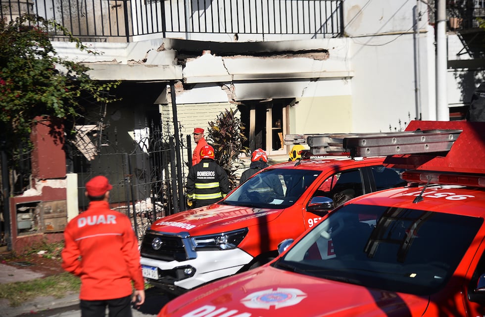 Impactantes imágenes: explotó una casa en barrio San Vicente de Córdoba