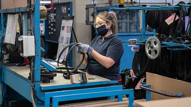 Lanzan un plan para fomentar la inserción laboral de mujeres mayores de 25 años (archivo La Voz).