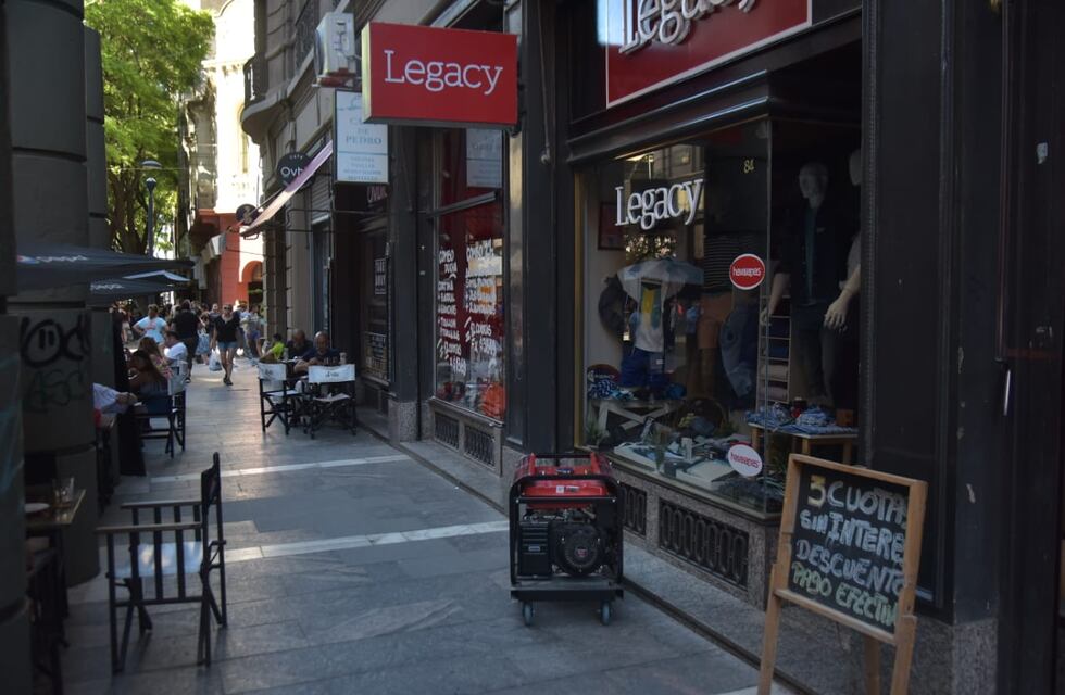 Apagón en Argentina: se restablece el servicio en algunas zonas, tras el corte que dejó sin luz a 20 millones de personas