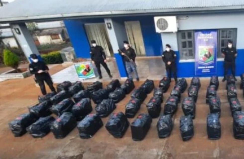 Secuestran millonario contrabando de zapatillas en Bernardo de Irigoyen