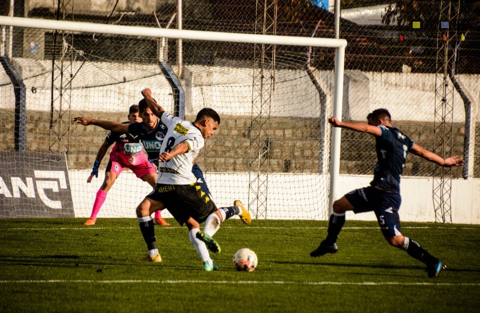 Santamarina de Tandil empató ante Mitre por la fecha 18 de la Primera Nacional