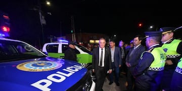 Jaldo entrega camioneta cero kilómetro para la comisaría.