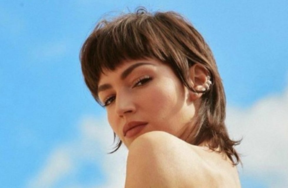 Úrsula Corberó compartió un video desde Ibiza bailando con una bikini estampada