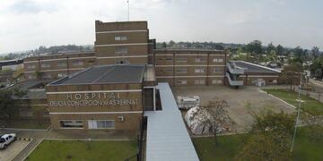 La joven aún no puede hablar.