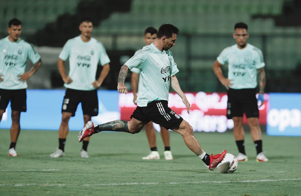Se reveló la nueva camisetea pre-match de la Selección Argentina para el Mundial de Qatar 2022