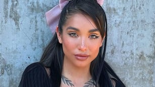 María Becerra marca tendencia con un tremendo look negro y rosa / instagram