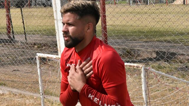 Nicolás Watson, volante de Instituto, perdió a uno de sus gemelos recién nacidos (Foto: Prensa IACC).