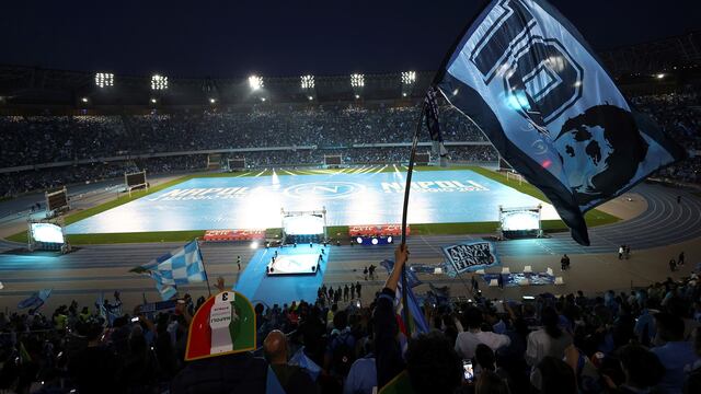 El estadio Diego Armando Maradona, del Napoli, en la celebración de nuevo título. Foto: AP.