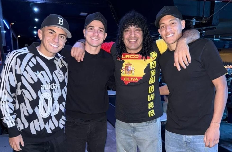 Cachumba recibió a tres campeones del mundo en su primer show en Europa
