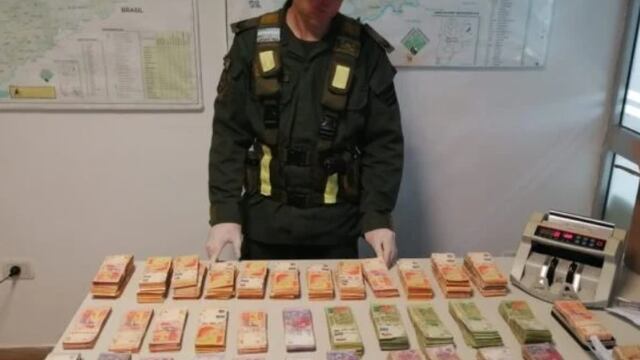 Posadas: transportaba casi 4 millones de pesos sin ningún tipo de documentación.