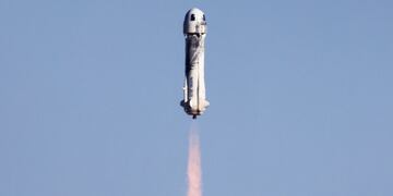 El actor canadiense William Shatner, famoso por su papel de "Capitán Kirk" en Star Trek, viajó al espacio a sus 90 años.