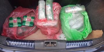 Gendarmería interceptó hojas de coca de un auto en Jardín América