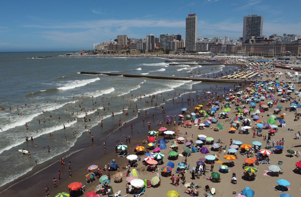 Mar del Plata recibió 3.412.761 turistas durante el verano 2021-2022