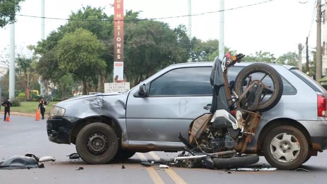 Giró en “u” y causó un accidente de tránsito en Posadas.