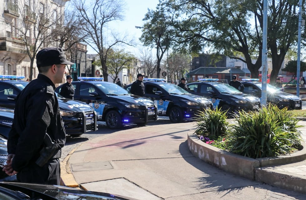 La Provincia entregó 12 móviles para el departamento Castellanos: apenas el 1.27% de los 940 adquiridos