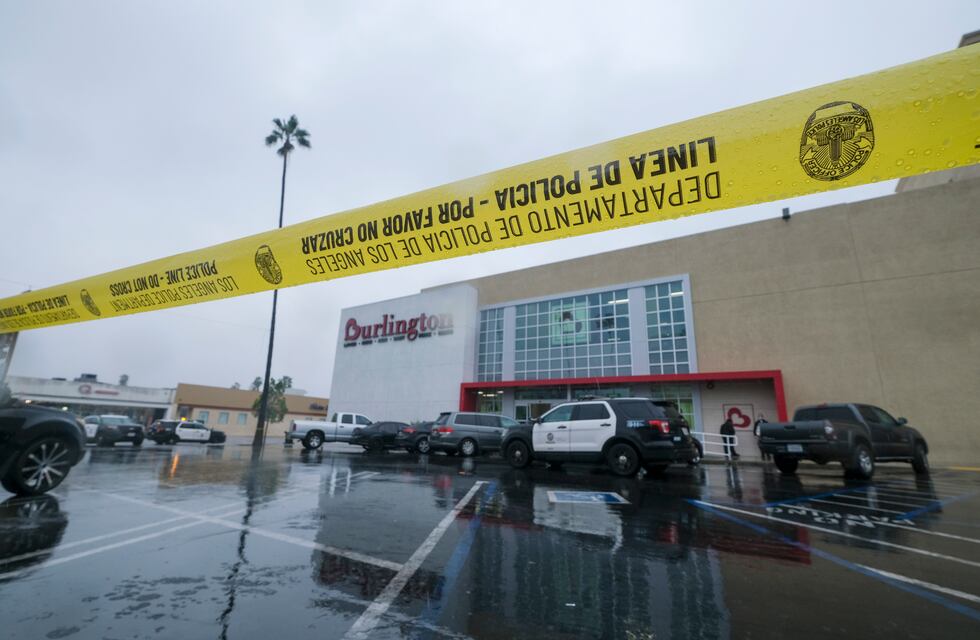 Una chica de 14 años murió luego de que la policía Los Ángeles disparara a un sospechoso